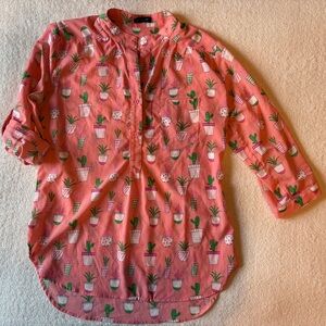 Cactus Houseplant Print Half-Button Shirt, 3/4 Sleeves. Salmon Pink. Women’s M